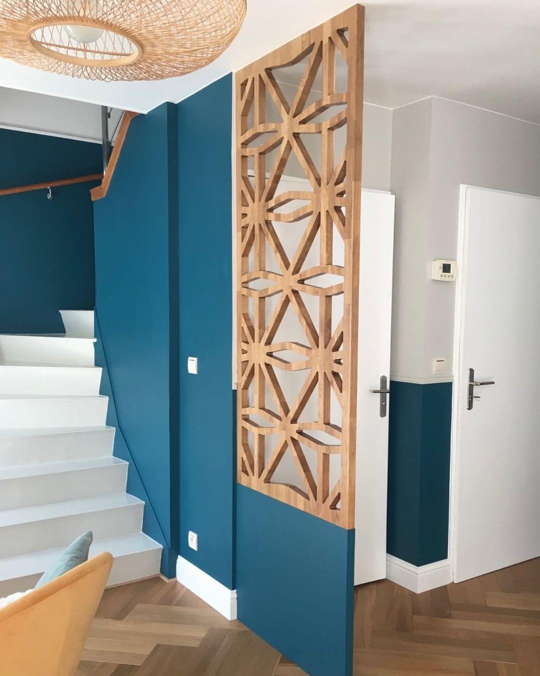 Quand vos idées prennent vie 😍 !
✨ Subtile mélange entre des couleurs douces et naturelles avec le claustra et le parquet en bois, le luminaire en rotin et ce joli bleu pour contraster. On adore 🤩 !

#décorsmuraux #decorsmuraux #claustrabois #claustraboissurmesure #claustradesign #claustrainterieur #agencement #passiondeco #artisanatfrancais #fabricationfrancaise #madeinbzh #décorationintérieure